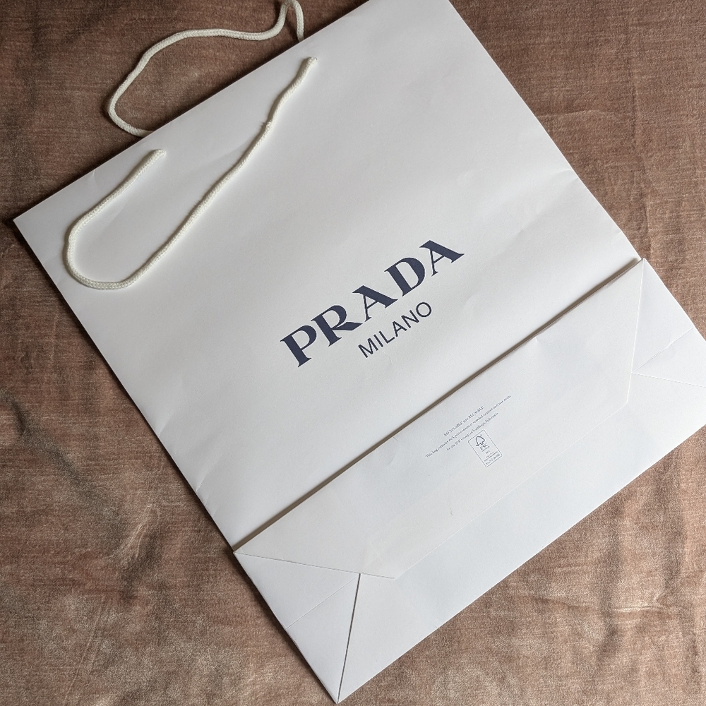 Prada White Paper Shopping Bag - Picture 2 of 5